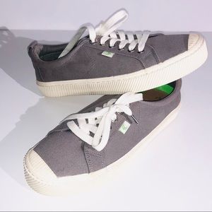 CARIUMA Grey Sneaker